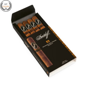 Davidoff Nicaragua Box Pressed Robusto (Pack of 4)